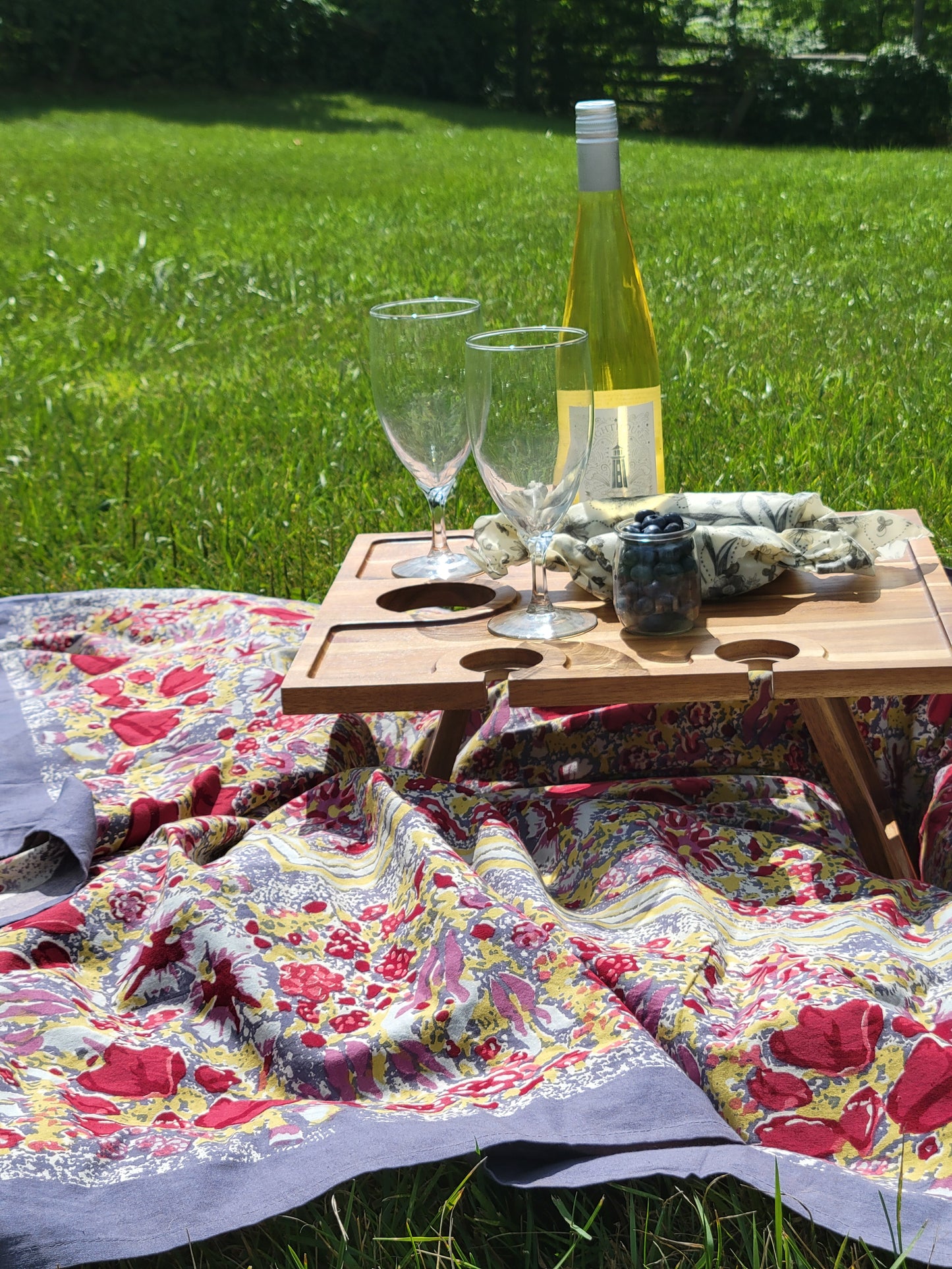 7 LUXURY PICNIC GIFT BASKET 'Zen' - Cute Portable Wooden Picnic Table, Fine French Linen Tablecloth, Jan Janssonius' 1670 Map of Europe, Watercolor Print, Wood Oil